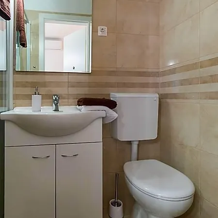 Отель Ani