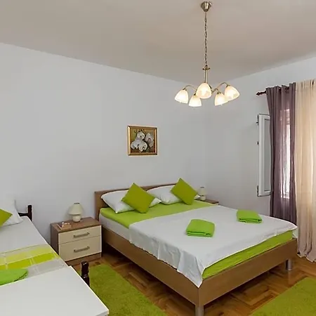 Hotel Ani